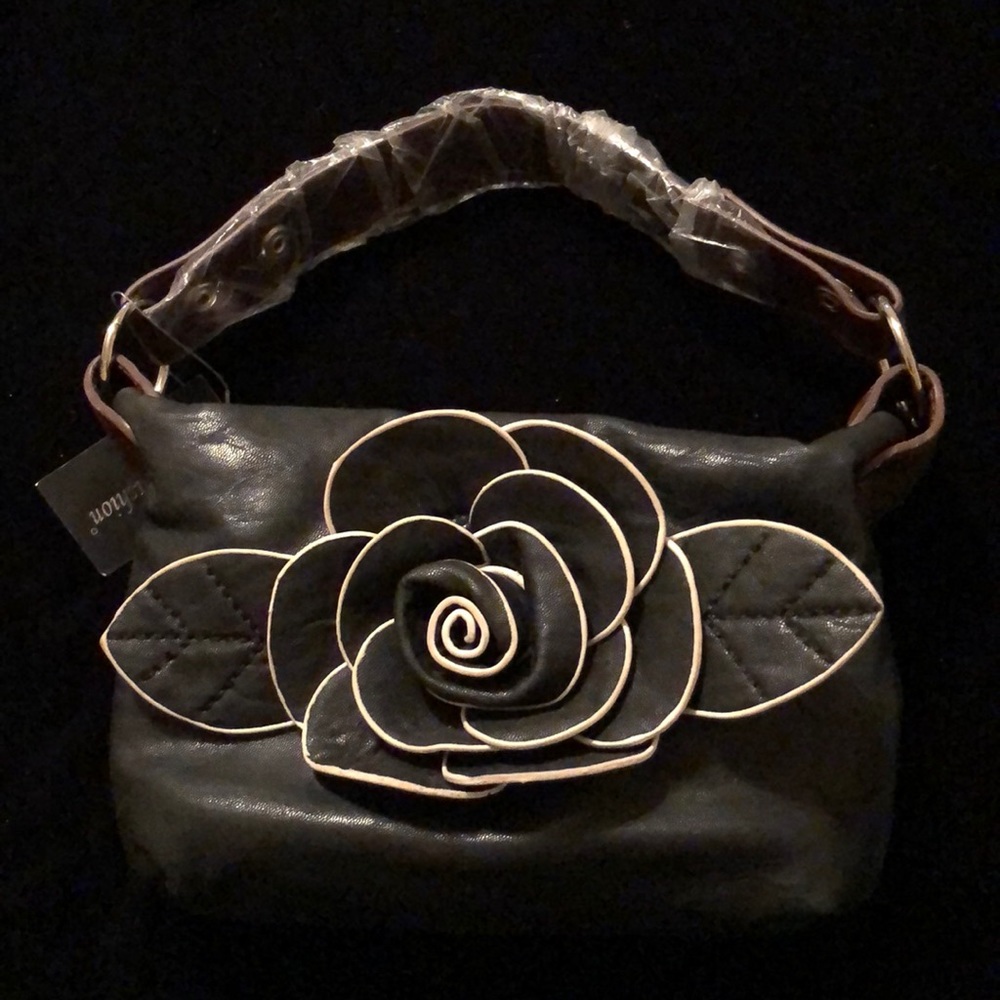 Cute Black Flower 🌺 Purse